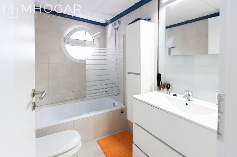 Precioso apartamento con vistas al mar y puerto de Calpe!